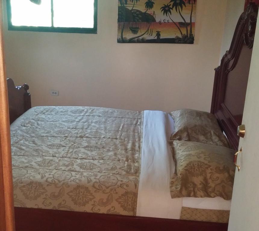 Le Dubourg Guesthouse Montrouis Cameră foto