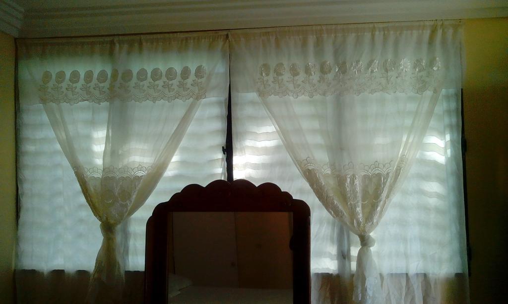 Le Dubourg Guesthouse Montrouis Cameră foto